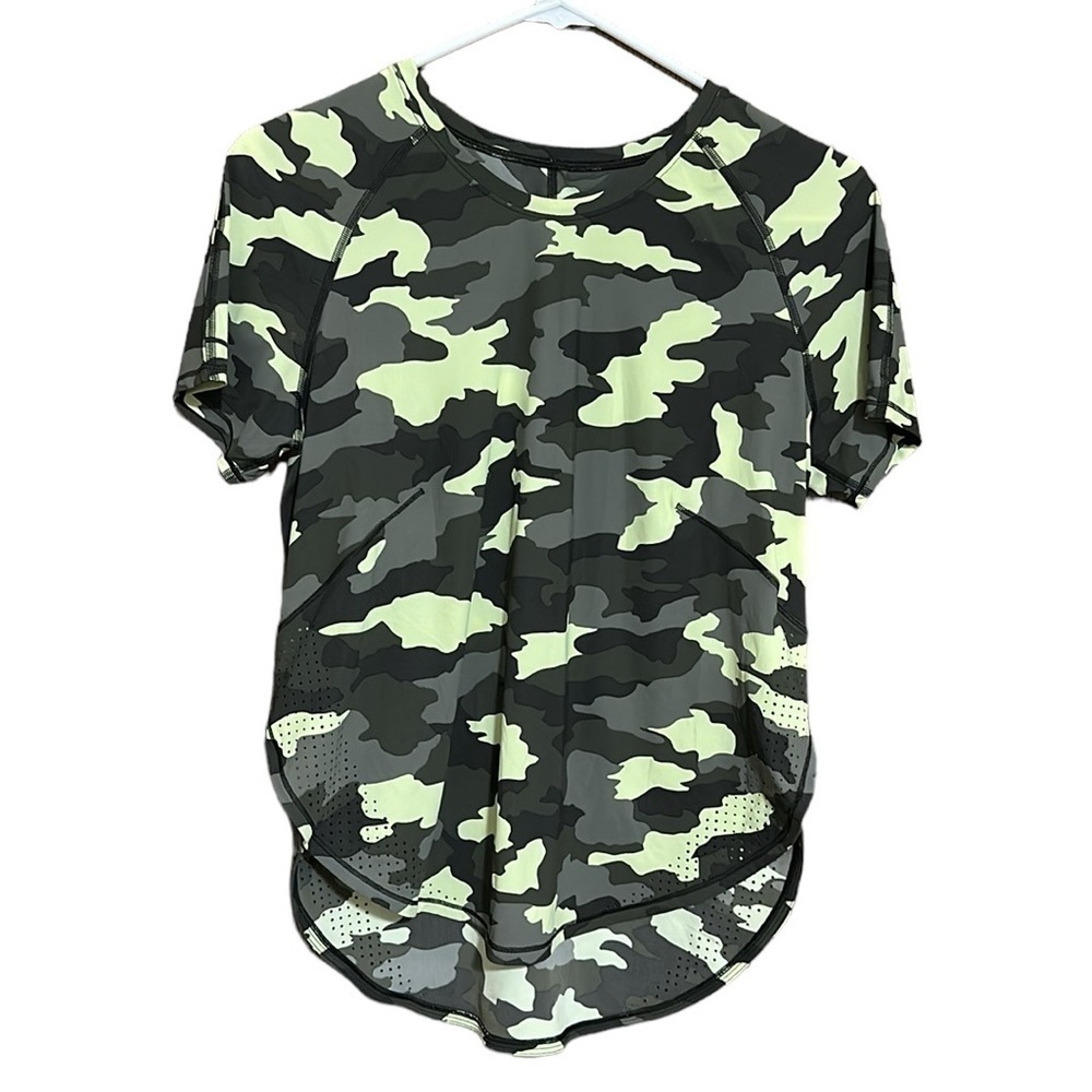 Lululemon Women's Shirts UVP Run Short Sleeve Shirt Camo Size XS